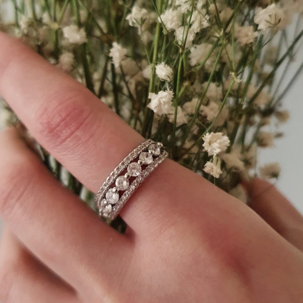 Pretty Silver Designer Woman Ring